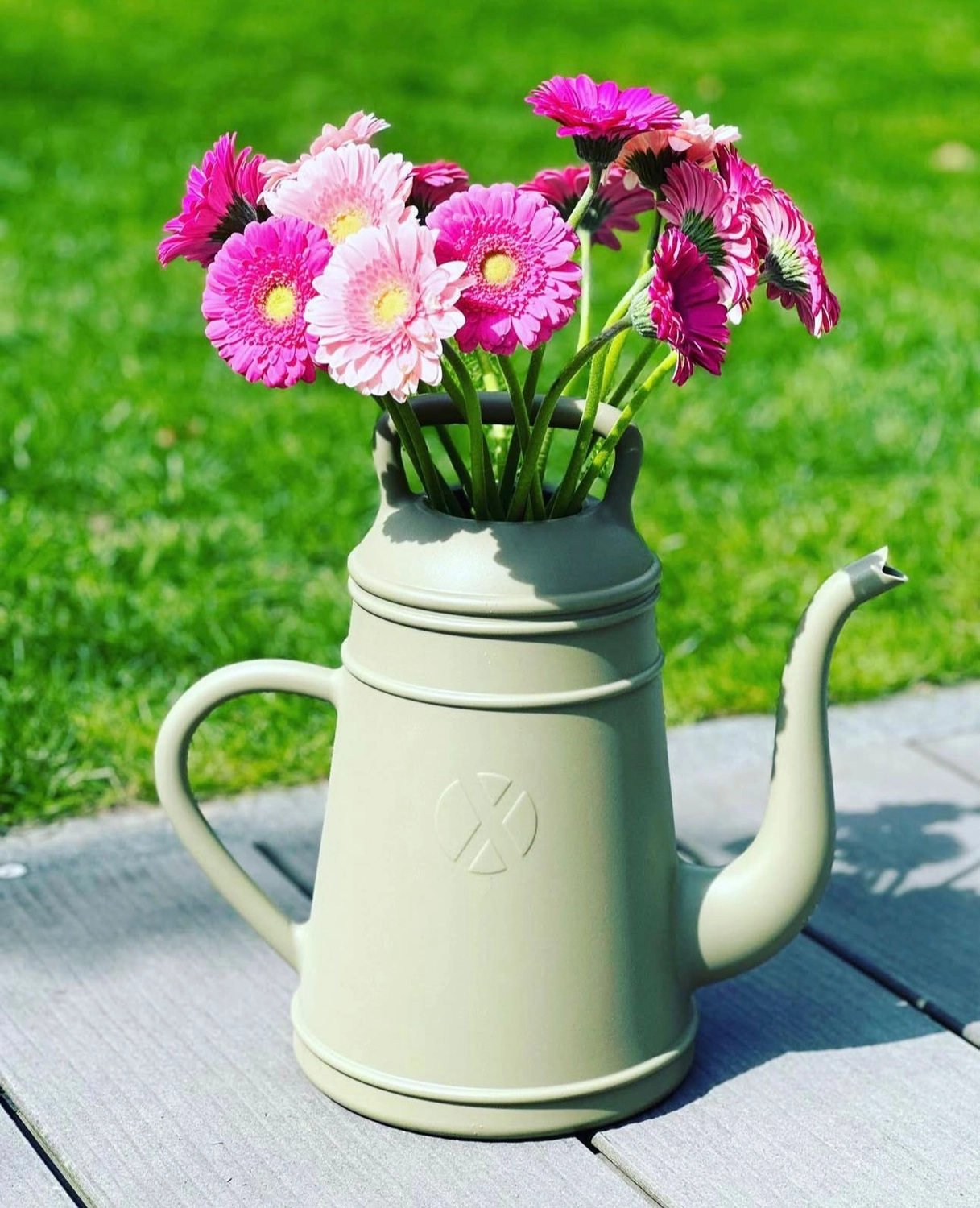 Annes kleines Glück – Einzelhandel im Kleingewerbe – Blumen in der Teekanne