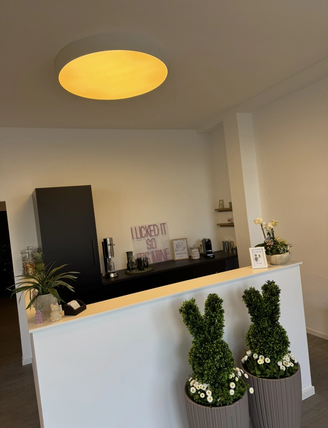 Annes kleines Glück – Einzelhandel im Kleingewerbe – Blumen in der Teekanne