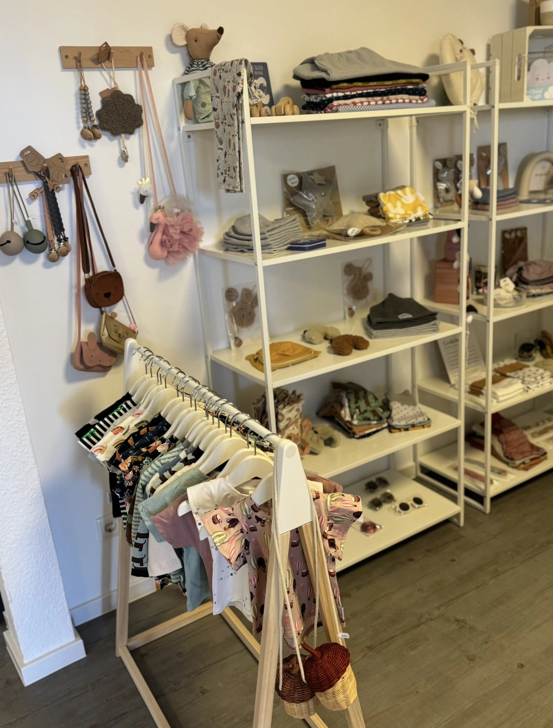 Annes kleines Glück – Einzelhandel im Kleingewerbe – Blumen in der Teekanne